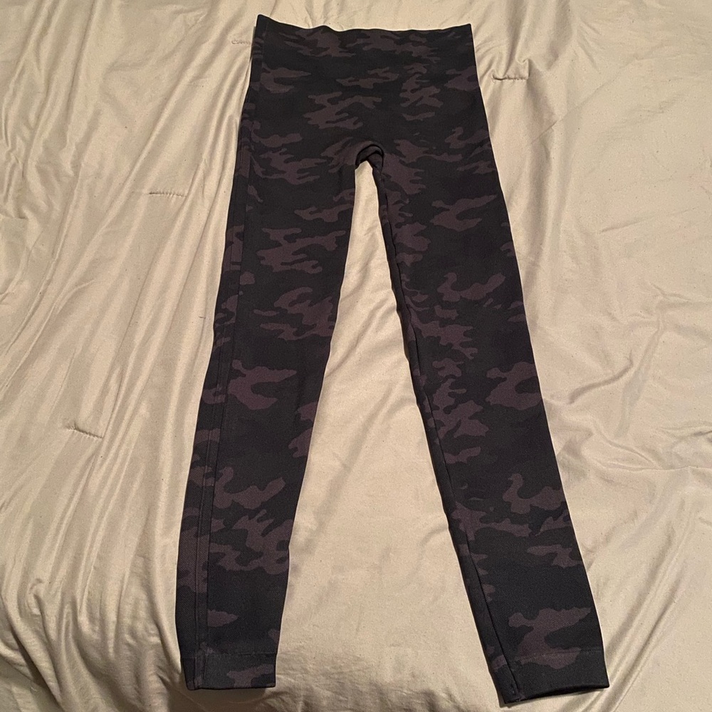 SPANX Camo Leggings (Size Small)